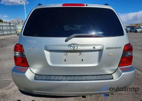 2005 Toyota Highlander Base z USA, uszkodzony, nr VIN JTEGD21A950115222